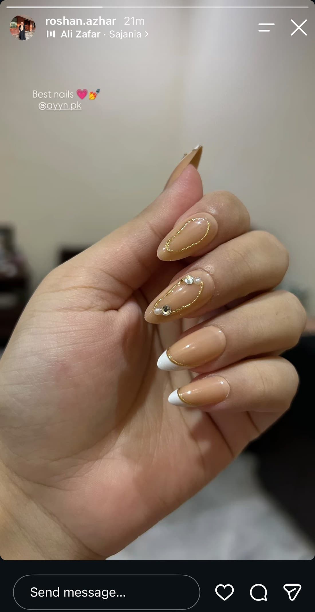 Instagram story: Best nails @ayyn.pk